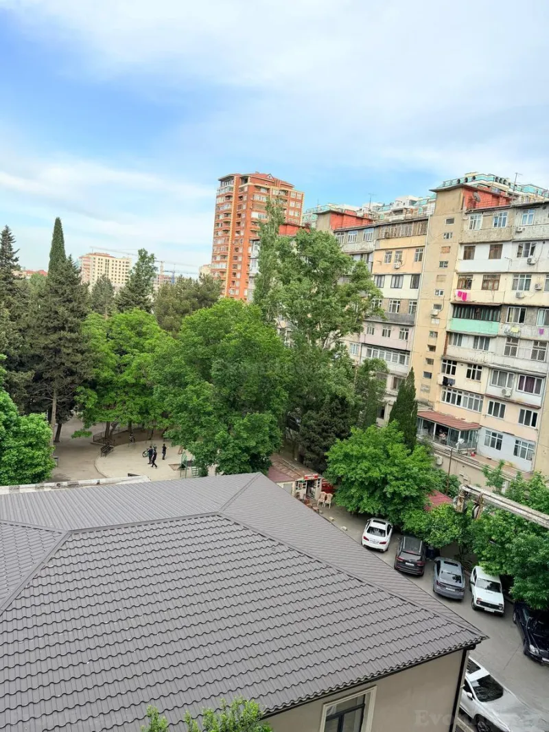 Satılır 3 otaqlı Mənzil Köhnə tikili 85 m² Nəsimi r. - şəkil 3