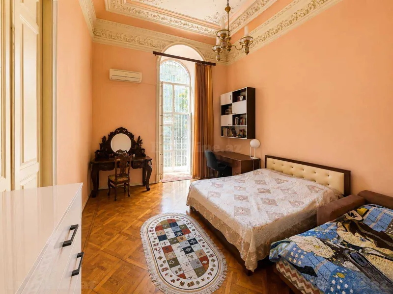 Satılır 4 otaqlı Mənzil Köhnə tikili 120 m² Sahil m. - şəkil 8
