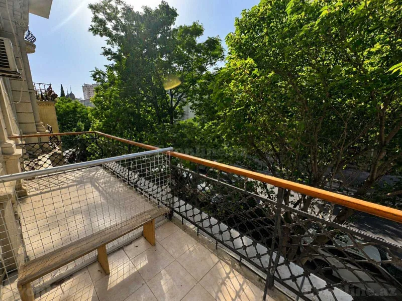 Satılır 4 otaqlı Mənzil Köhnə tikili 120 m² Sahil m. - şəkil 18