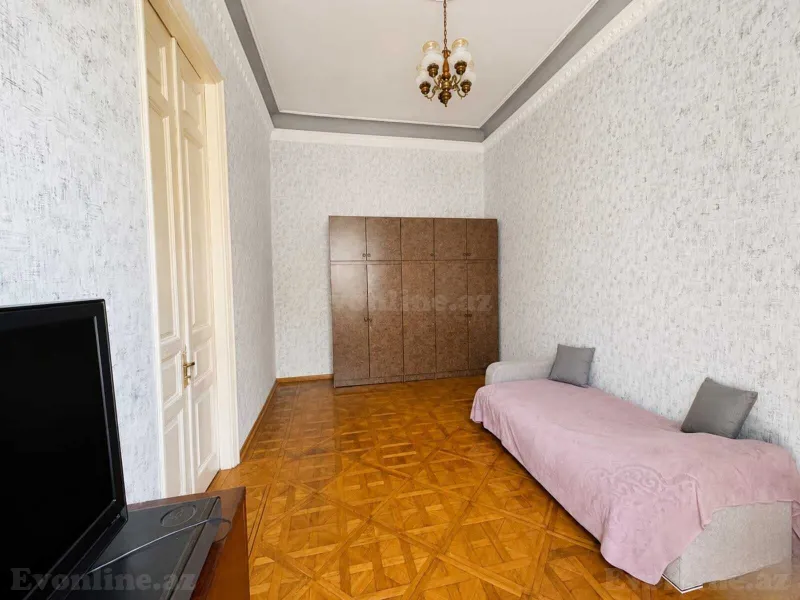 Satılır 4 otaqlı Mənzil Köhnə tikili 120 m² Sahil m. - şəkil 19
