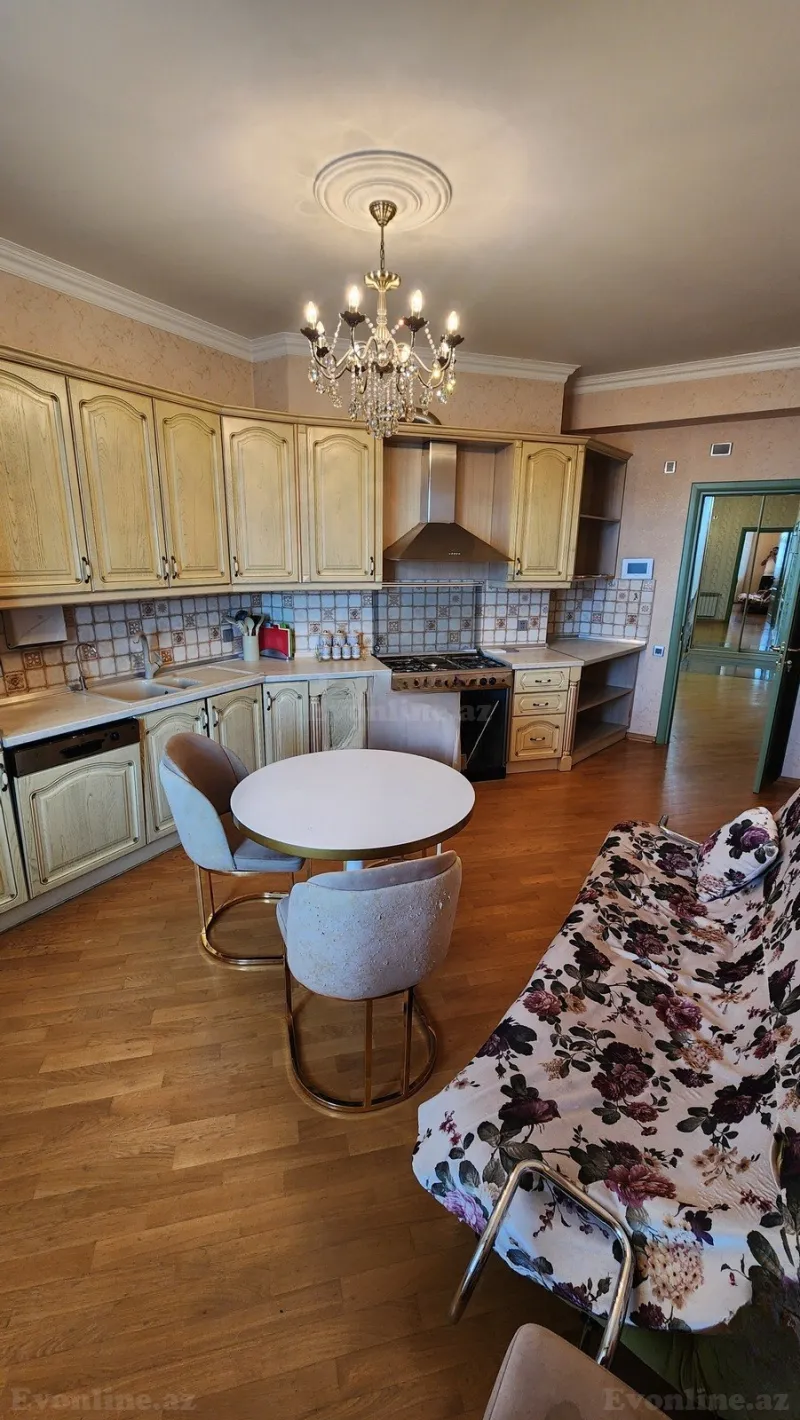 Kirayə verilir 3 otaqlı Mənzil Yeni tikili 220 m² Gənclik m. - şəkil 12