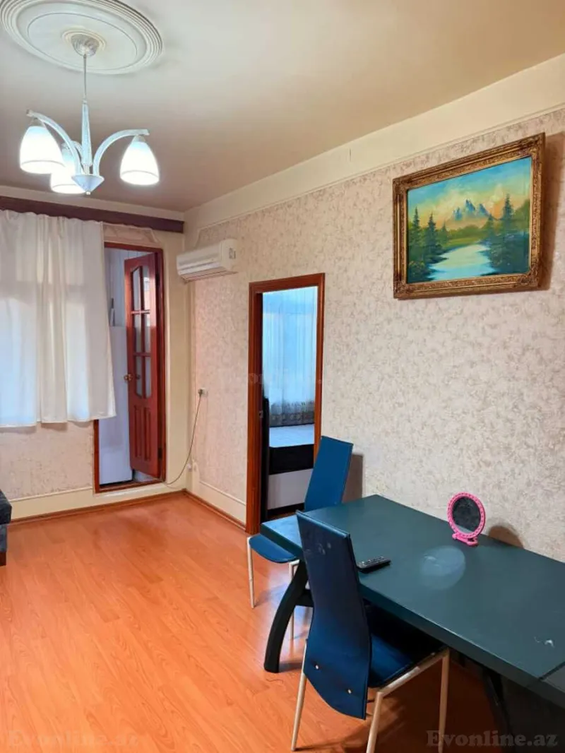 Kirayə verilir 2 otaqlı Mənzil Köhnə tikili 32 m² Memar Əcəmi m. - şəkil 4