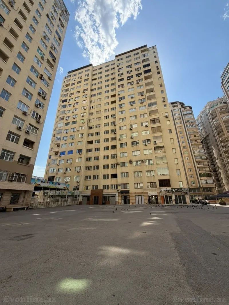 2 otaqlı Mənzil 65 m² Xətai r. Satılır