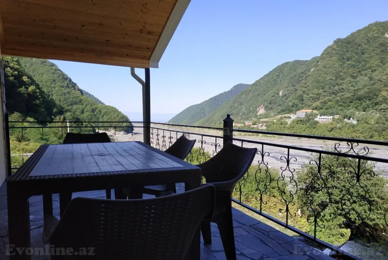 Kirayə verilir 4 otaqlı Həyət evi 120 m² Qax
