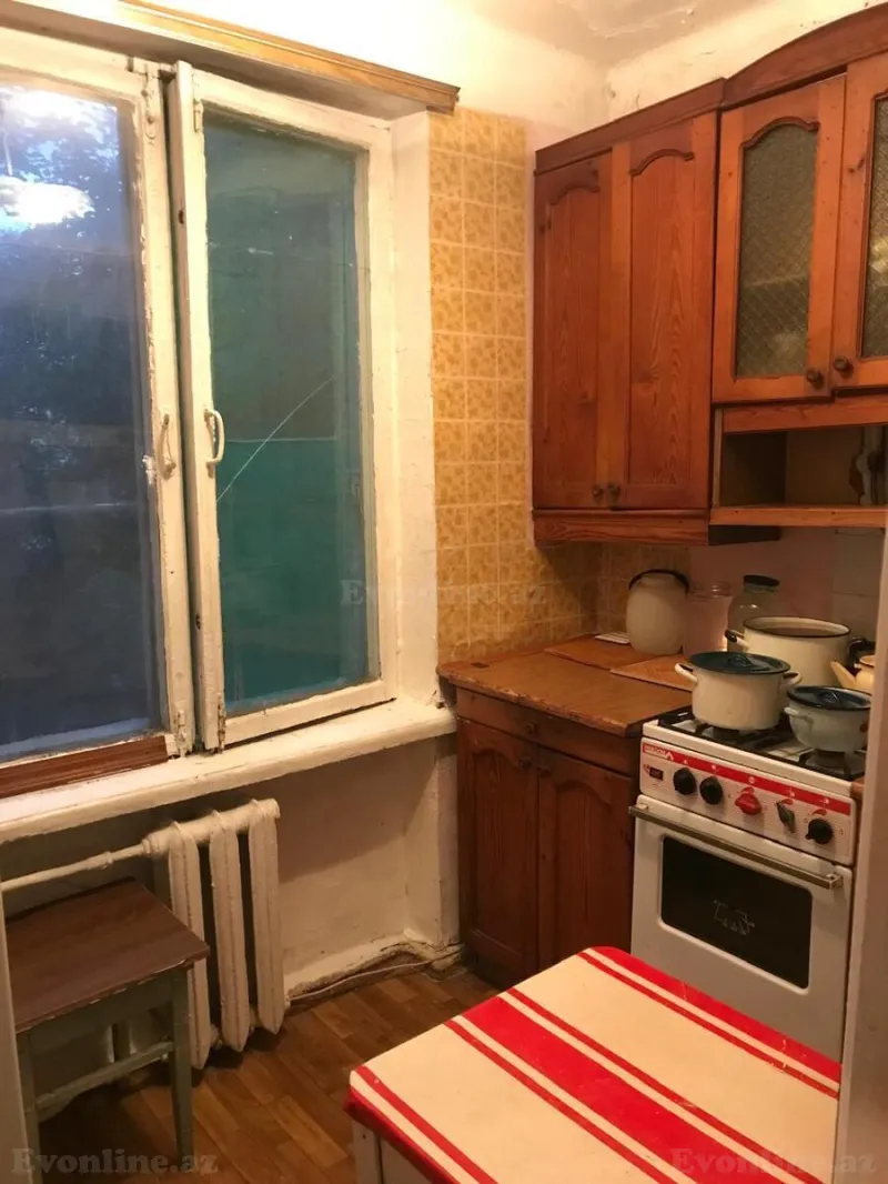 Kirayə verilir 2 otaqlı Mənzil Köhnə tikili 56 m² Elmlər Akademiyası m.