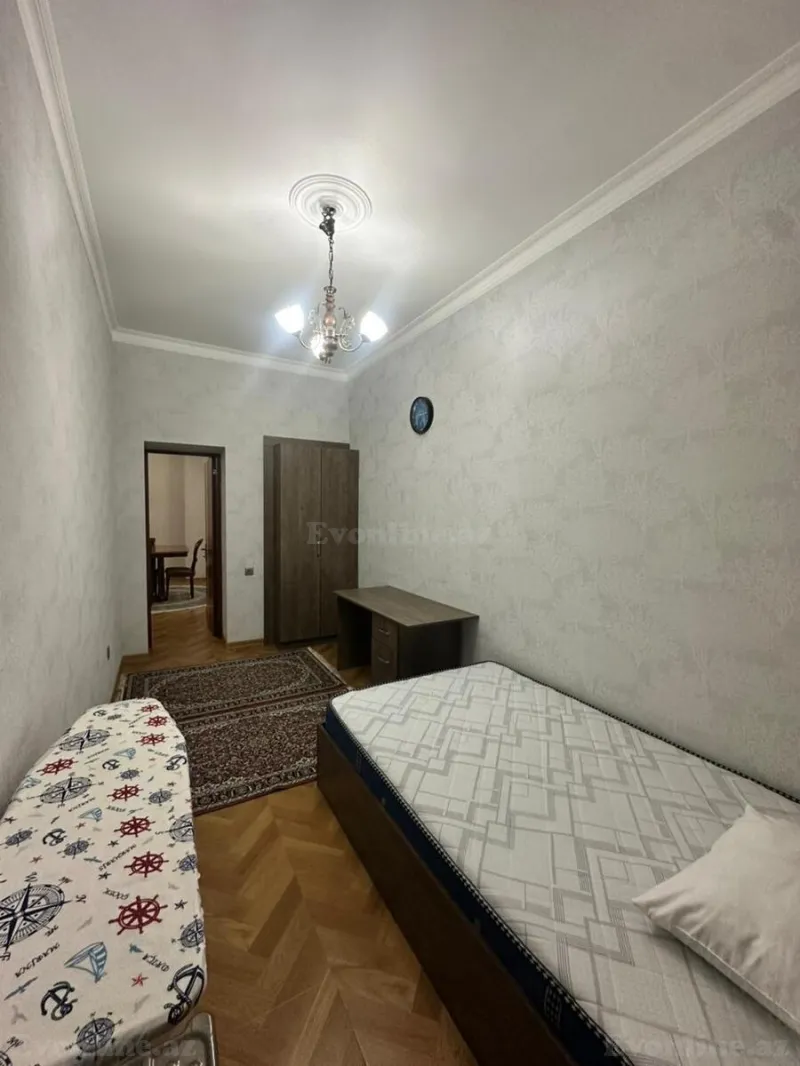 Satılır 3 otaqlı Mənzil Köhnə tikili 93 m² Nəsimi r. - şəkil 5
