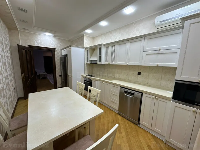 Kirayə verilir 4 otaqlı Mənzil Yeni tikili 200 m² 28 May m. - şəkil 6