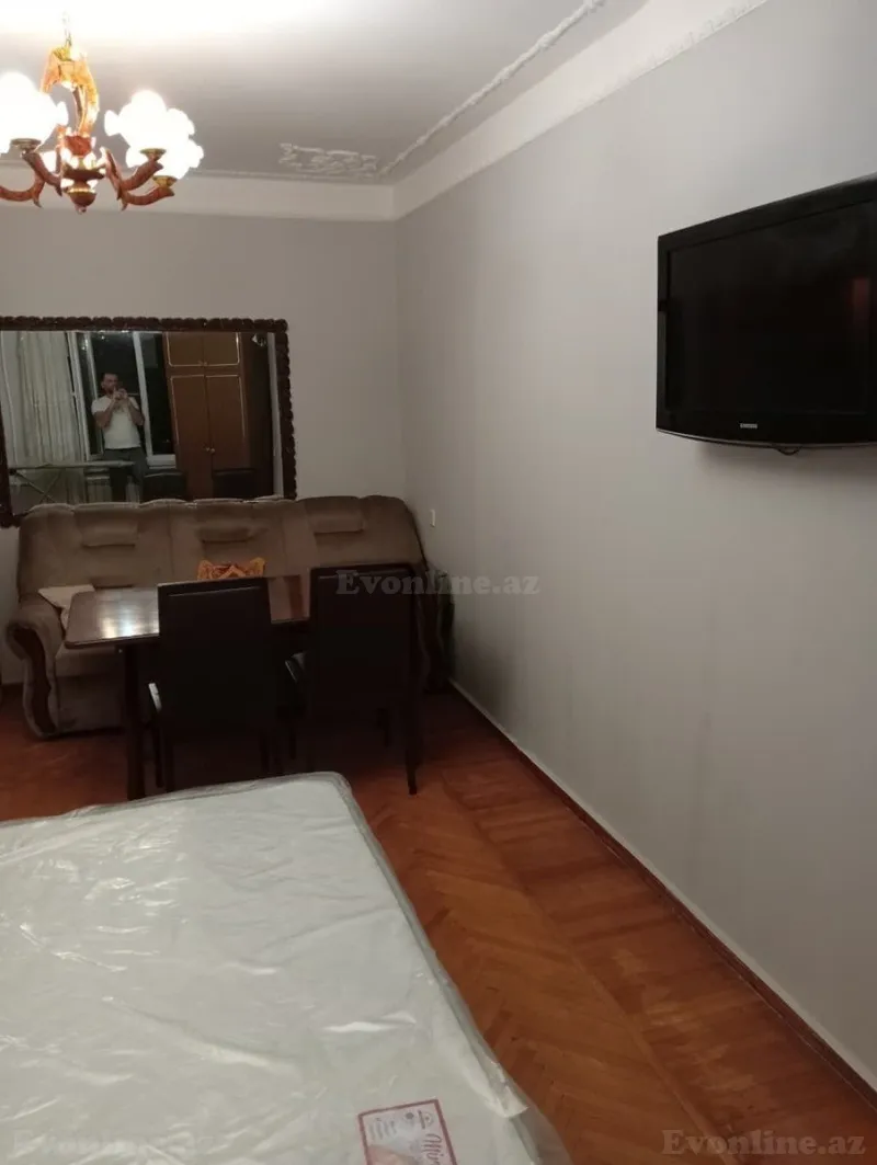 Kirayə verilir 3 otaqlı Mənzil Köhnə tikili 80 m² 8 Noyabr m. - şəkil 2