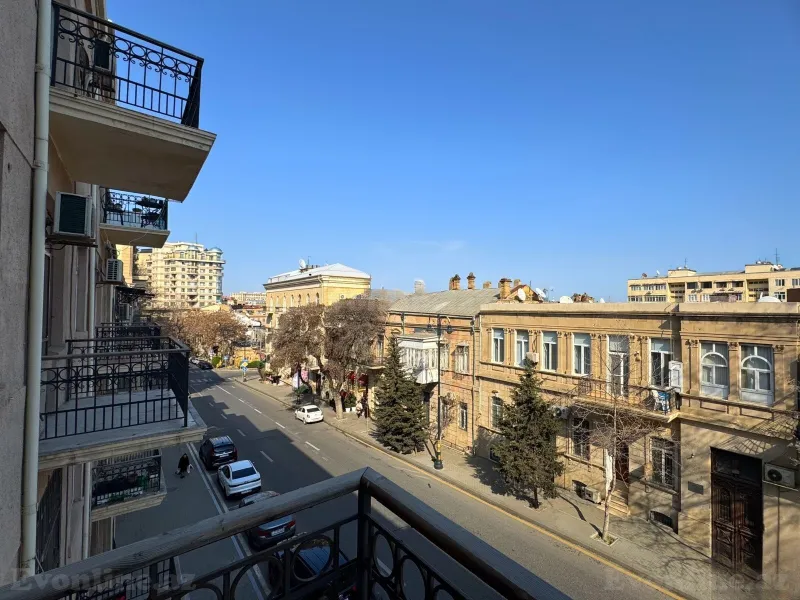 Satılır 3 otaqlı Mənzil Köhnə tikili 90 m² Səbail r. - şəkil 5