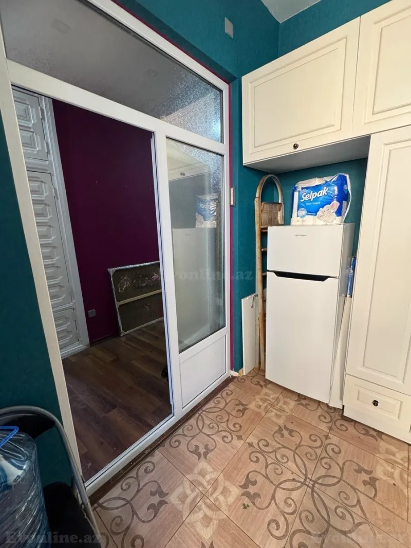 Satılır 3 otaqlı Mənzil Köhnə tikili 90 m² Səbail r. - şəkil 18
