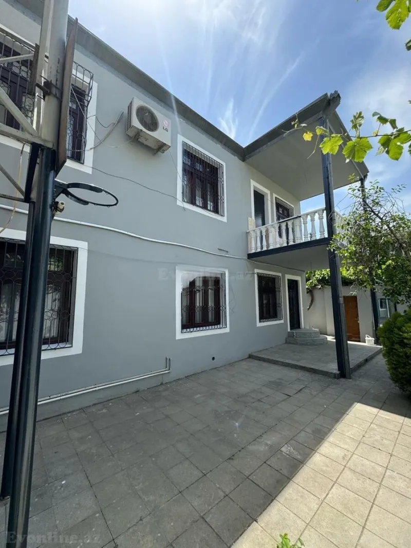6 otaqlı Həyət evi 250 m² Azadlıq prospekti m. Satılır