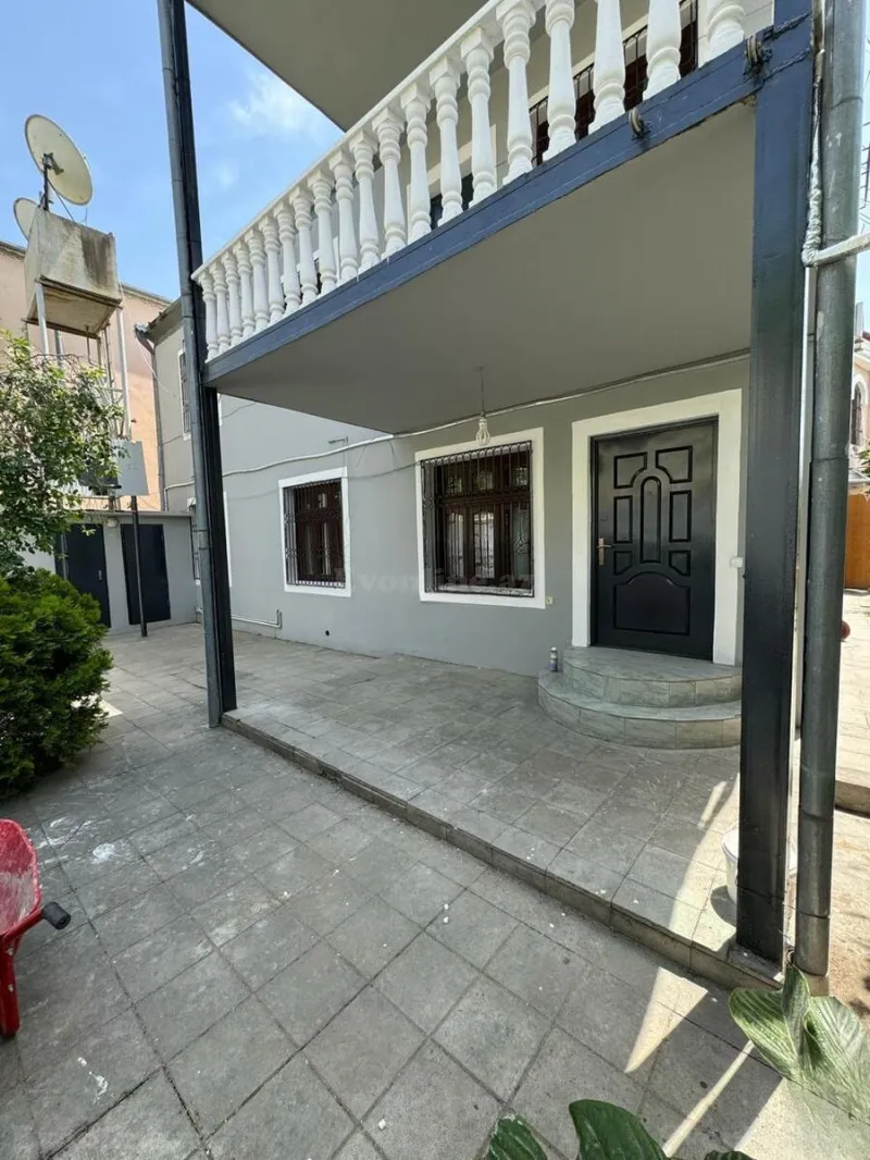 Satılır 6 otaqlı Həyət evi 250 m² Azadlıq prospekti m. - şəkil 2
