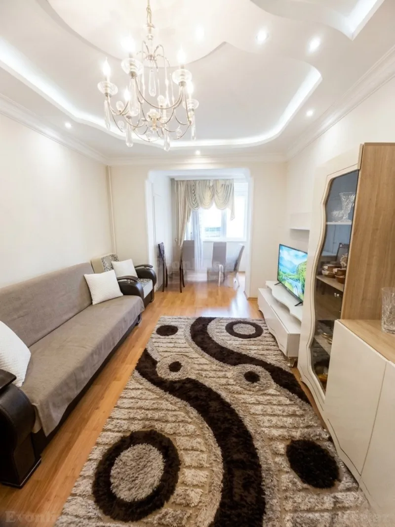 3 otaqlı Mənzil 78 m² 8 Noyabr m. Satılır