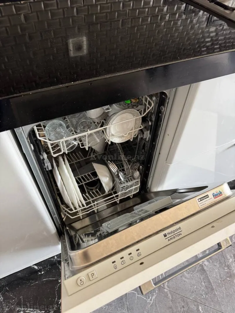 Kirayə verilir 3 otaqlı Mənzil Yeni tikili 135 m² Nəsimi r. - şəkil 9