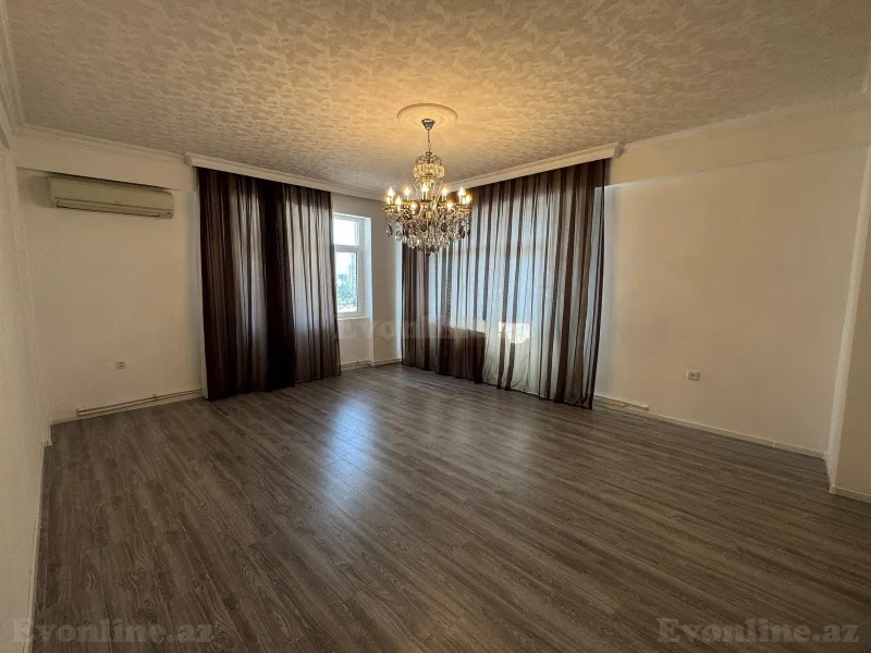 Satılır 3 otaqlı Mənzil Yeni tikili 135 m² İnşaatçılar m. - şəkil 2