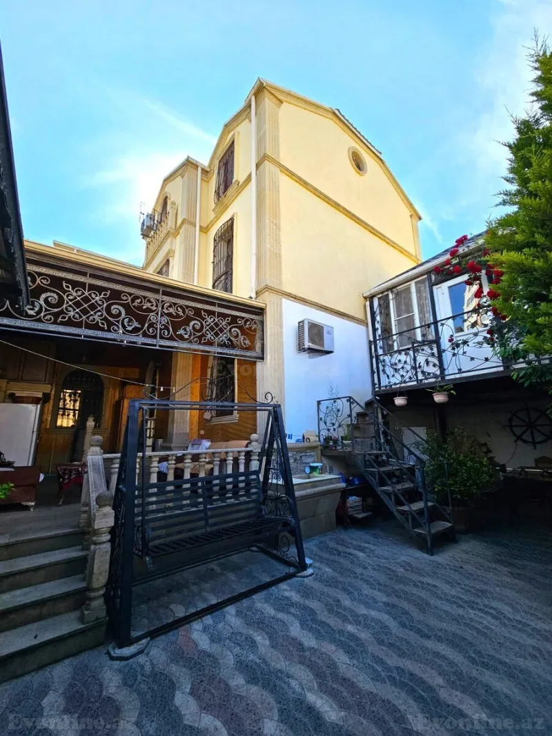 6 otaqlı Həyət evi 250 m² Masazır Satılır