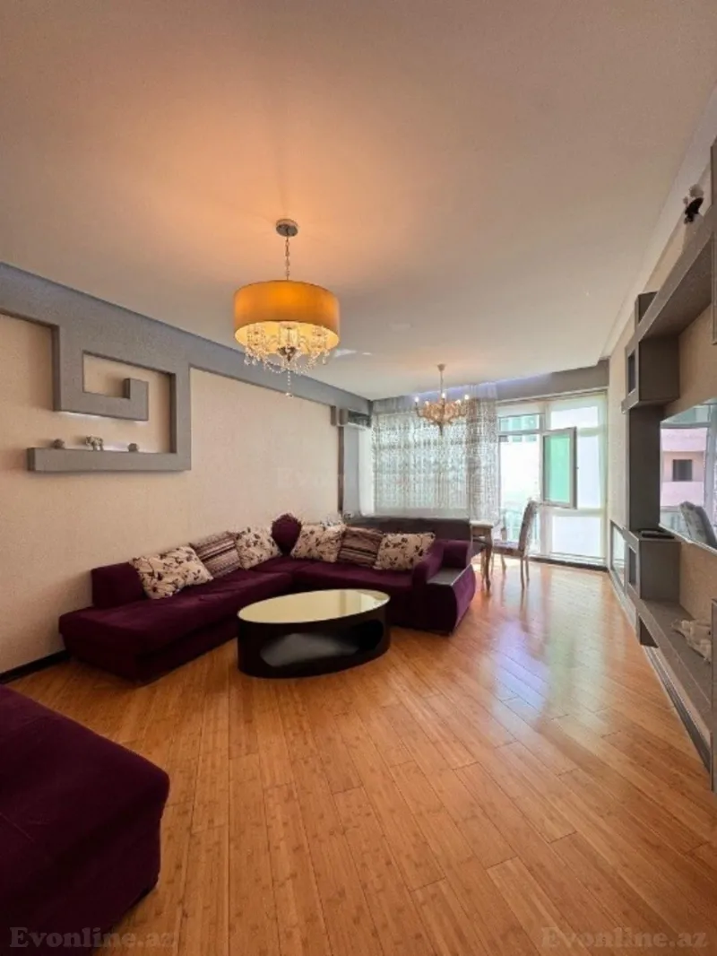 3 otaqlı Mənzil 117 m² Xətai r. Kirayə verilir