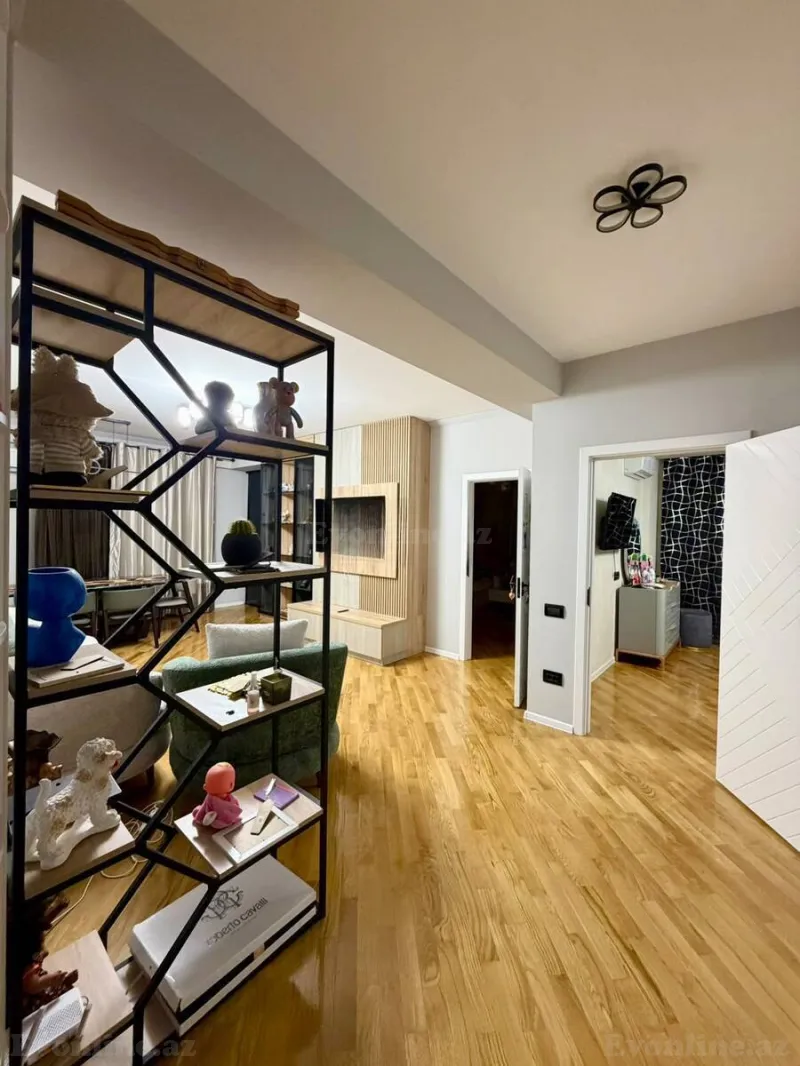 Satılır 3 otaqlı Mənzil Yeni tikili 95 m² İnşaatçılar m. - şəkil 2