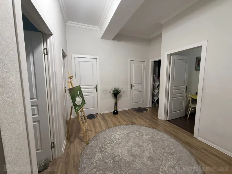 4 otaqlı Mənzil 115 m² İnşaatçılar m. Satılır
