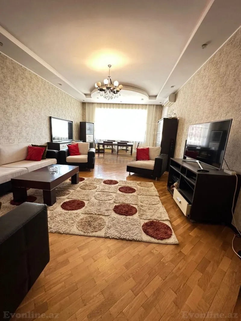 3 otaqlı Mənzil 140 m² Nizami m. Kirayə verilir