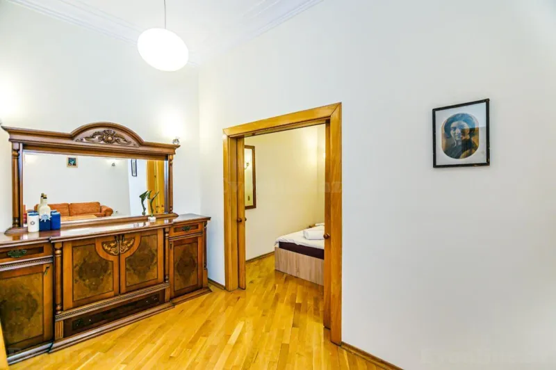 Kirayə verilir 2 otaqlı Mənzil Köhnə tikili 45 m² Sahil m. - şəkil 7