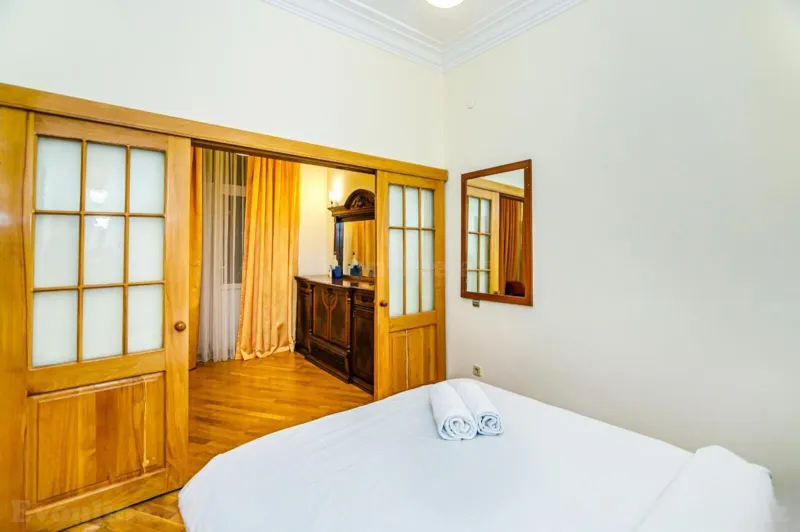 Kirayə verilir 2 otaqlı Mənzil Köhnə tikili 45 m² Sahil m. - şəkil 10