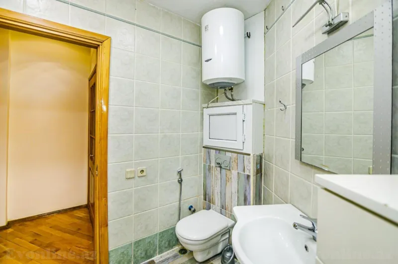 Kirayə verilir 2 otaqlı Mənzil Köhnə tikili 45 m² Sahil m. - şəkil 18