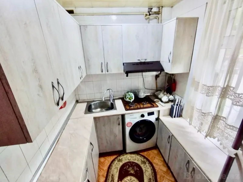 Satılır 3 otaqlı Mənzil Köhnə tikili 60 m² Neftçilər m. - şəkil 13