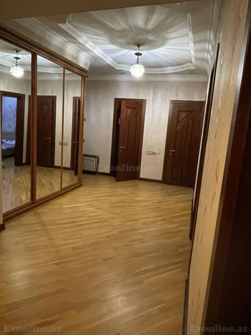 Kirayə verilir 3 otaqlı Mənzil Yeni tikili 137 m² İnşaatçılar m. - şəkil 3
