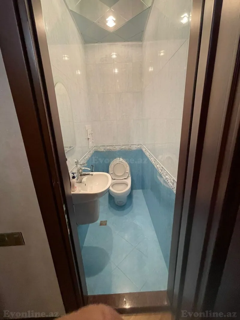 Kirayə verilir 3 otaqlı Mənzil Yeni tikili 137 m² İnşaatçılar m. - şəkil 6