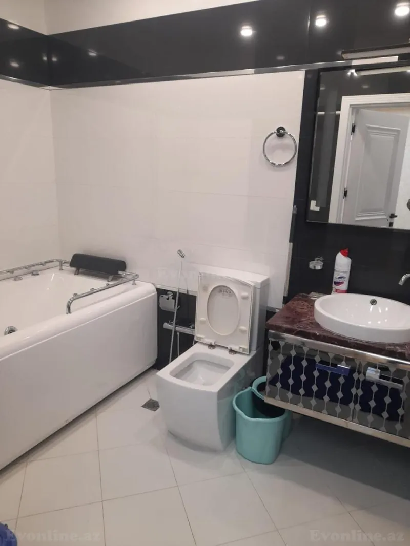 Satılır 4 otaqlı Mənzil Yeni tikili 175 m² İnşaatçılar m. - şəkil 13