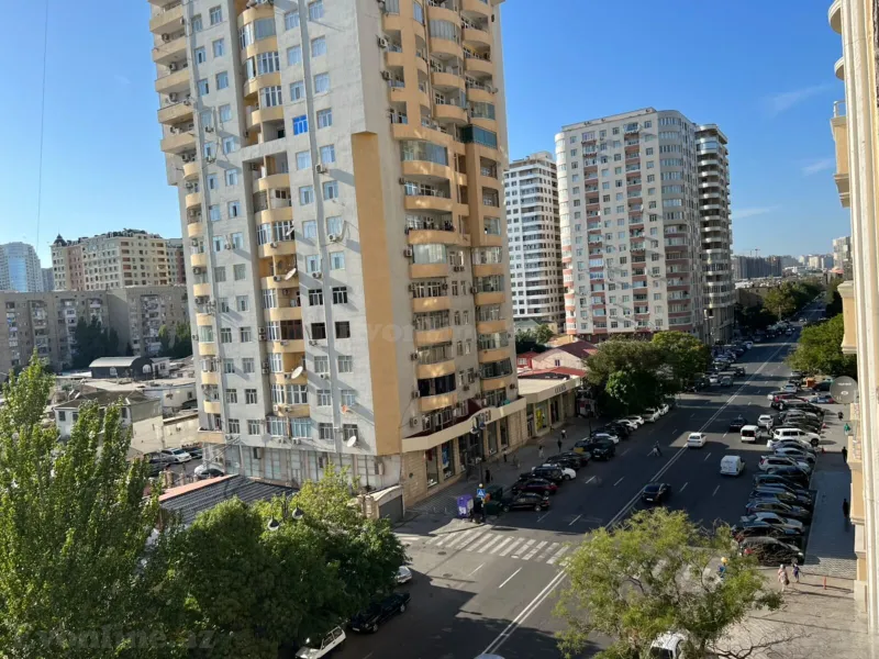 Satılır 3 otaqlı Mənzil Yeni tikili 150 m² Elmlər Akademiyası m. - şəkil 2