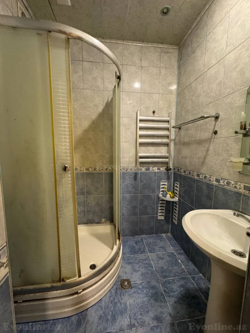 Satılır 3 otaqlı Mənzil Yeni tikili 130 m² İnşaatçılar m. - şəkil 9