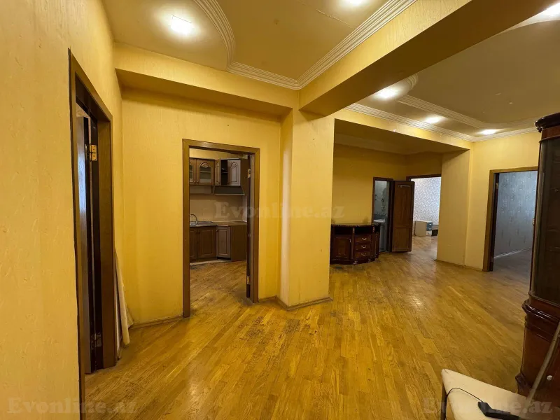 Satılır 3 otaqlı Mənzil Yeni tikili 130 m² İnşaatçılar m. - şəkil 16