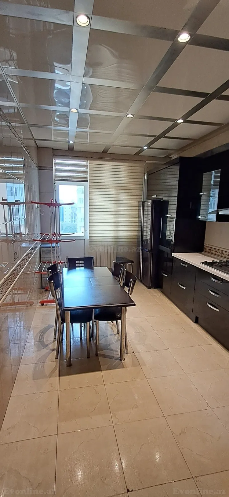 Kirayə verilir 5 otaqlı Mənzil Yeni tikili 175 m² Nizami m.