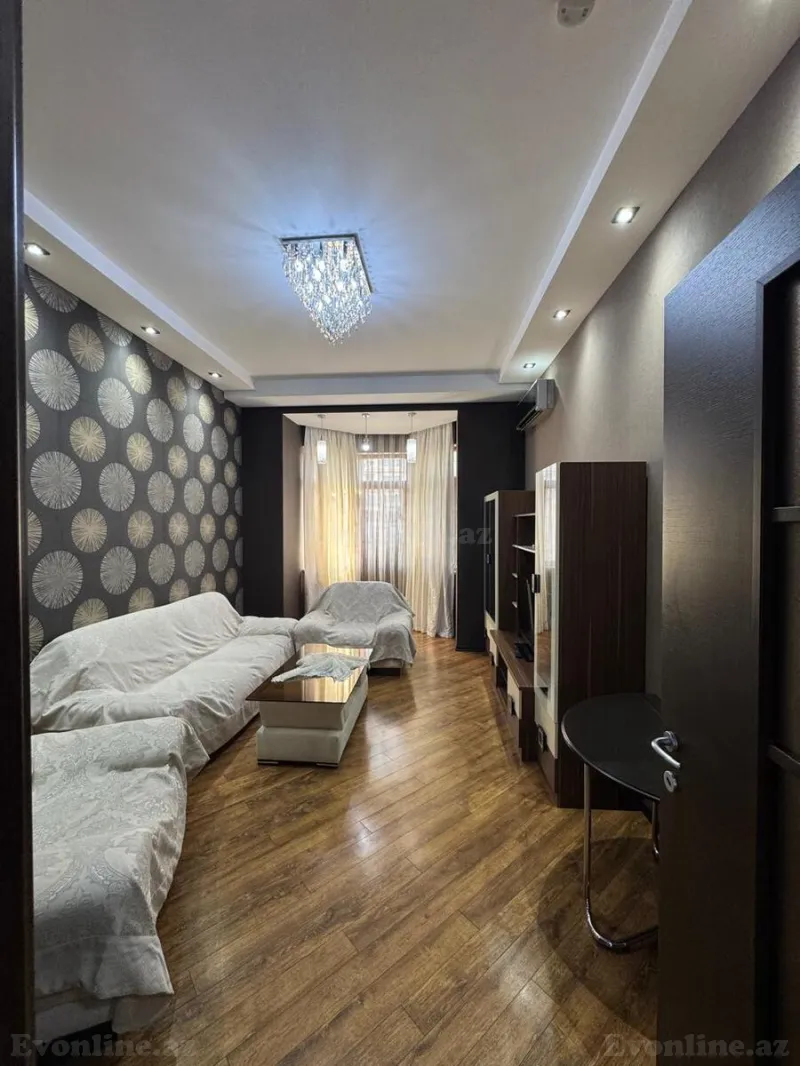 3 otaqlı Mənzil 102 m² Sahil m. Kirayə verilir