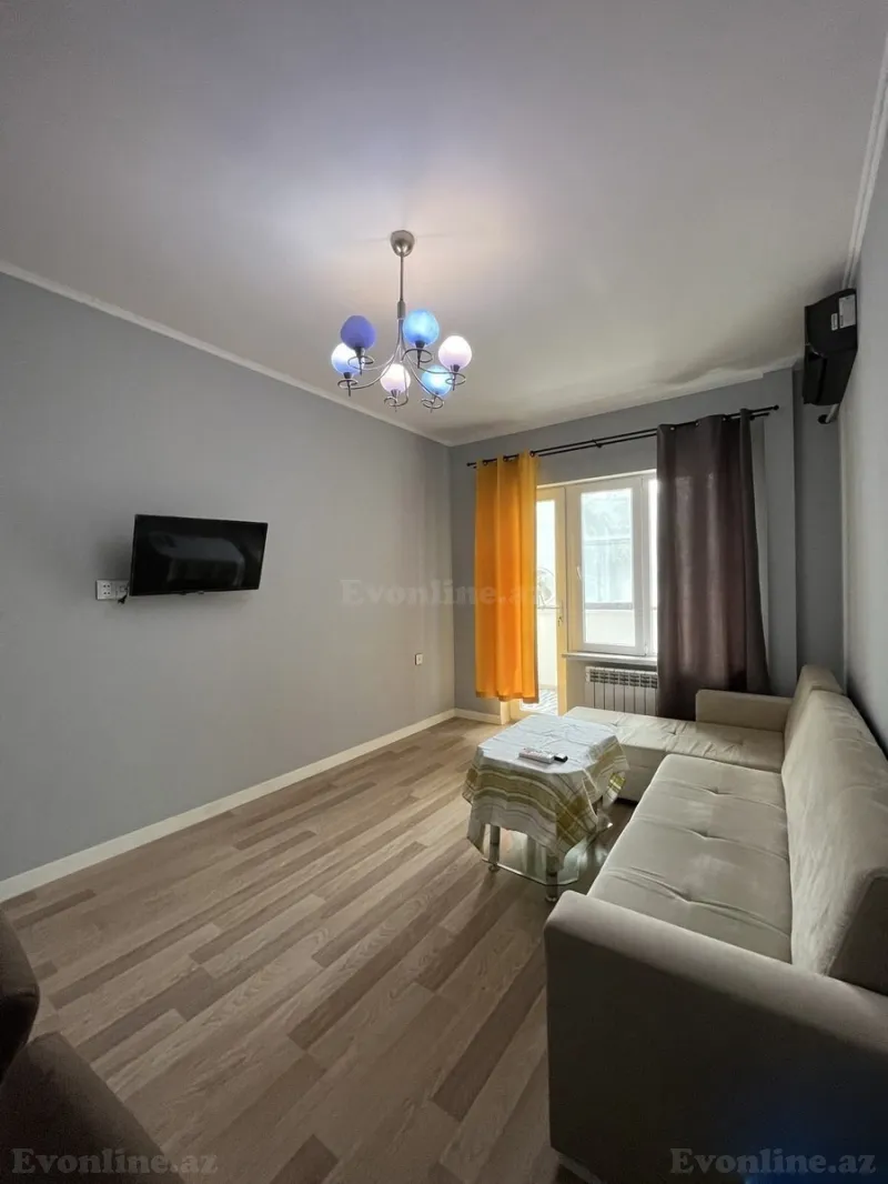 2 otaqlı Mənzil 65 m² İnşaatçılar m. Satılır