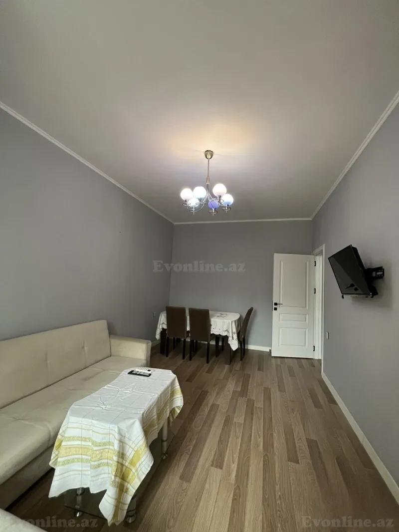 Satılır 2 otaqlı Mənzil Köhnə tikili 65 m² İnşaatçılar m. - şəkil 2