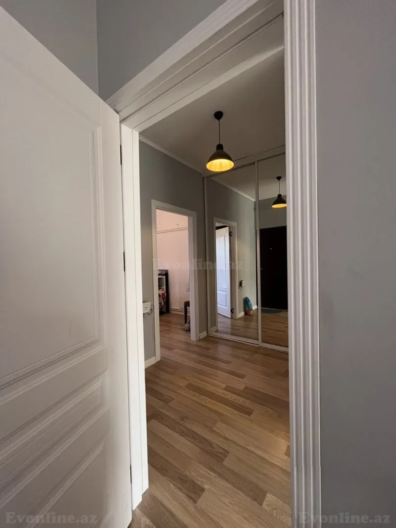 Satılır 2 otaqlı Mənzil Köhnə tikili 65 m² İnşaatçılar m. - şəkil 4