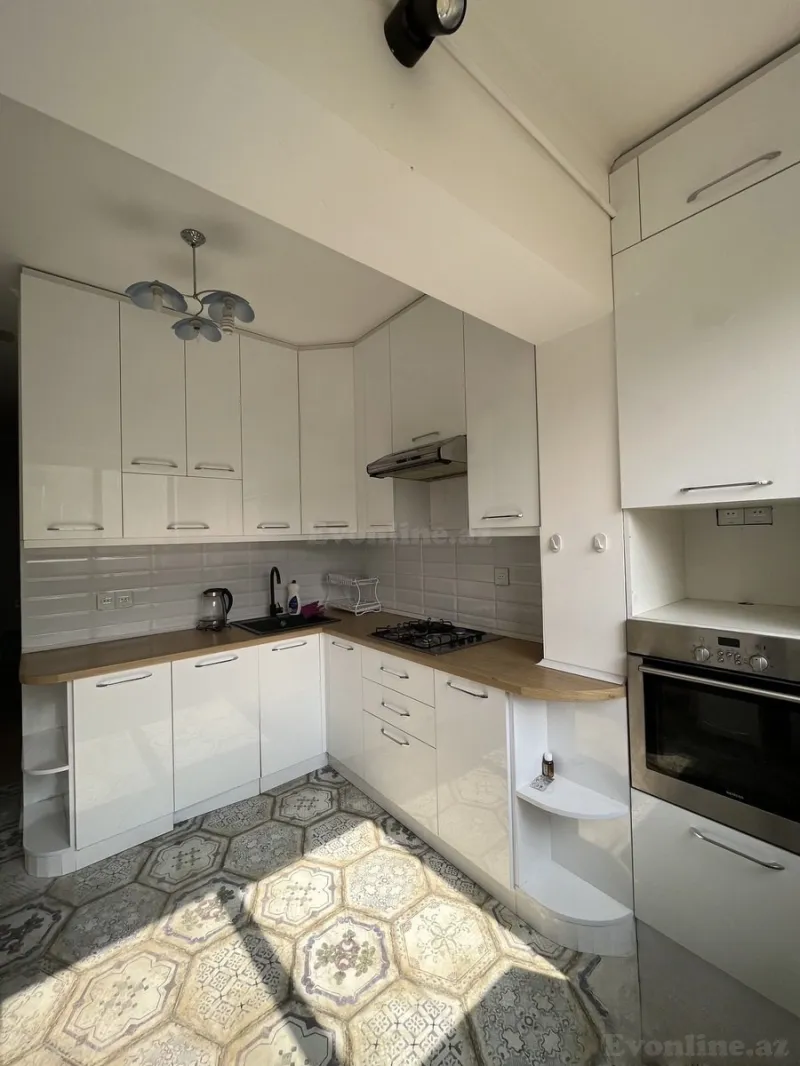 Satılır 2 otaqlı Mənzil Köhnə tikili 65 m² İnşaatçılar m. - şəkil 10