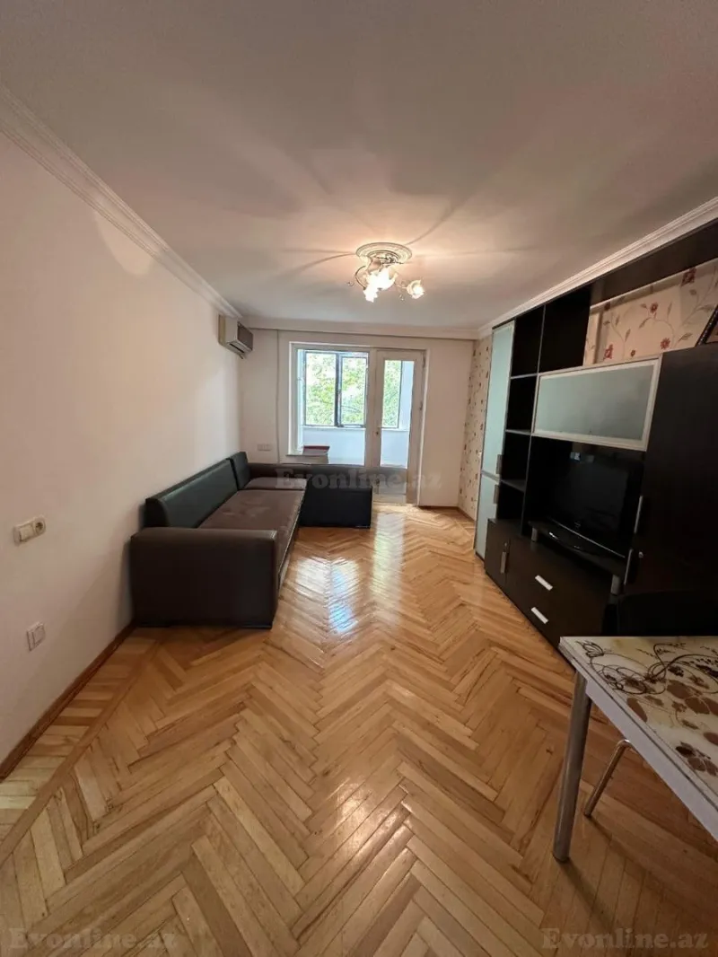 2 otaqlı Mənzil 50 m² Elmlər Akademiyası m. Kirayə verilir