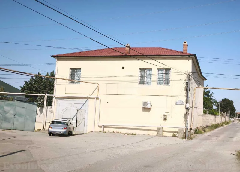 3 otaqlı Həyət evi 190 m² Novxanı Satılır