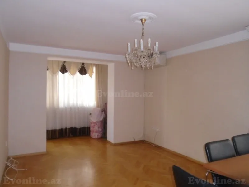 Kirayə verilir 3 otaqlı Mənzil Köhnə tikili 55 m² Elmlər Akademiyası m.