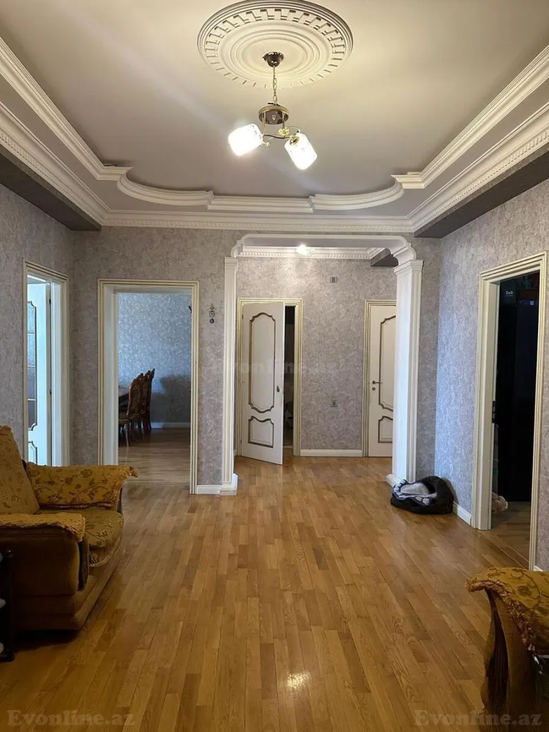 3 otaqlı Mənzil 150 m² Nizami m. Kirayə verilir