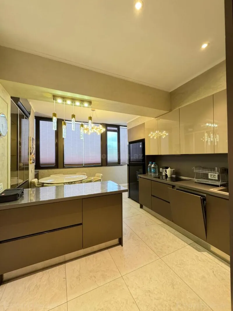 Kirayə verilir 4 otaqlı Mənzil Yeni tikili 160 m² Elmlər Akademiyası m. - şəkil 7