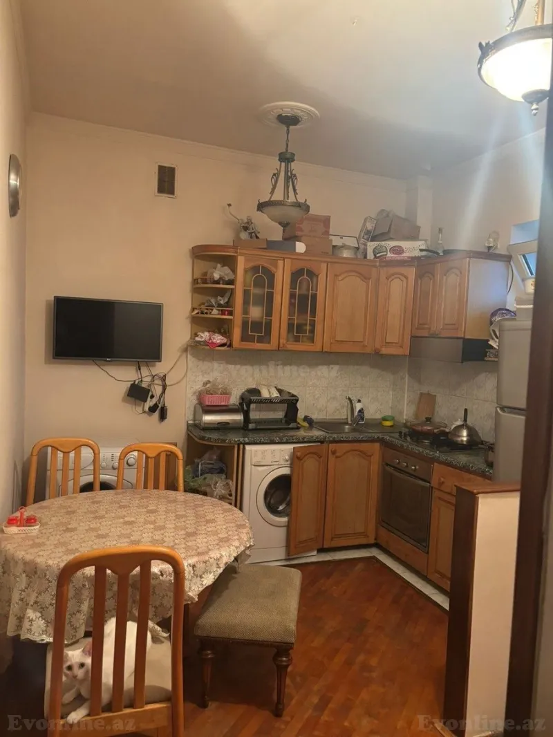 Kirayə verilir 2 otaqlı Mənzil Köhnə tikili 42 m² Səbail r. - şəkil 3