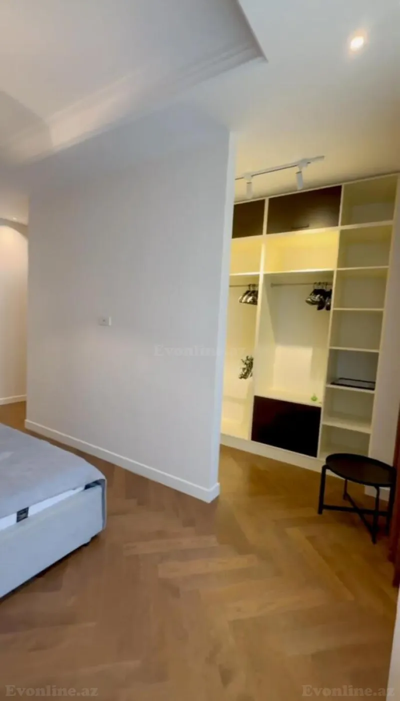Kirayə verilir 3 otaqlı Mənzil Yeni tikili 130 m² Xətai r. - şəkil 9