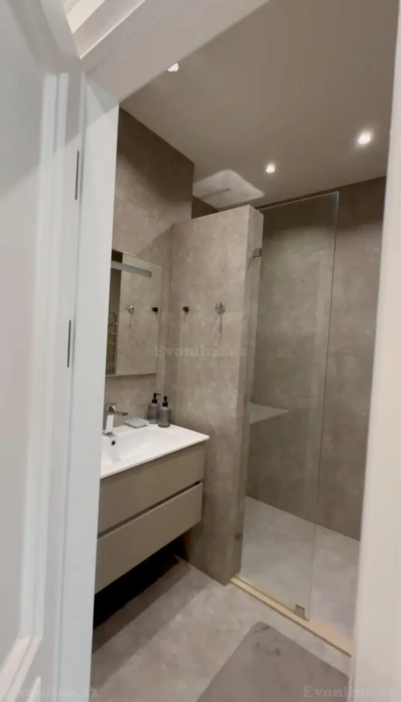 Kirayə verilir 3 otaqlı Mənzil Yeni tikili 130 m² Xətai r. - şəkil 19