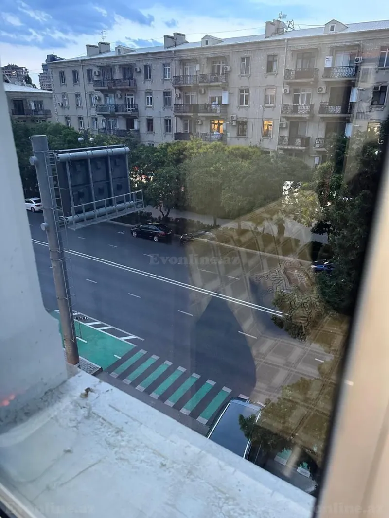 2 otaqlı Mənzil 40.4 m² Elmlər Akademiyası m. Satılır