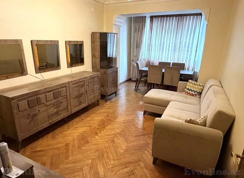 Satılır 3 otaqlı Mənzil Köhnə tikili 80 m² Nizami m.